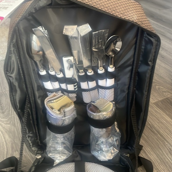 Epic Wine Picnic Tote NWT - Picture 8 of 12